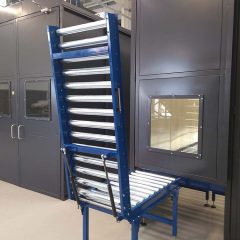 gravity conveyor lift up gate