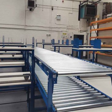 Gravity conveyor for drinks company