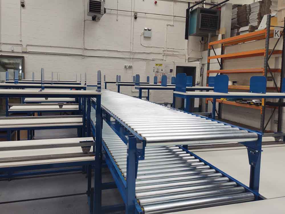 Gravity conveyor for drinks company Gravity conveyor for drinks company