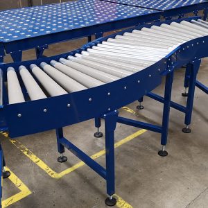 Gravity roller conveyor