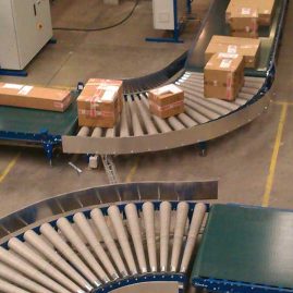 Conveyor belts with roller bends