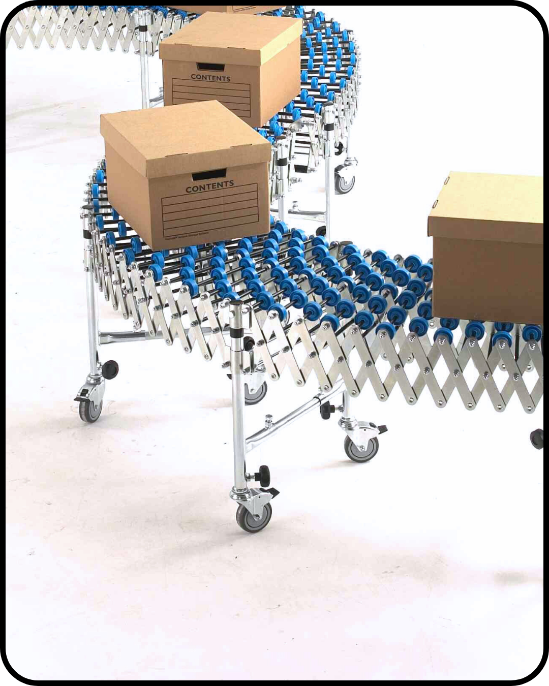 expandable conveyor with boxes
